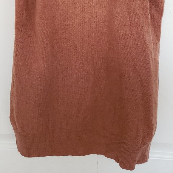 Banana Republic wool sweater vest (size XS) - Picture 5 of 11